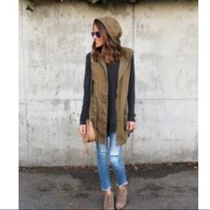 Vici olive cannon hooded cargo vest. Size small